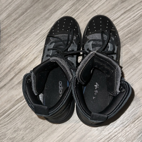 Men’s Adidas Rivalry RM sneakers - size 7 - Picture 4 of 7